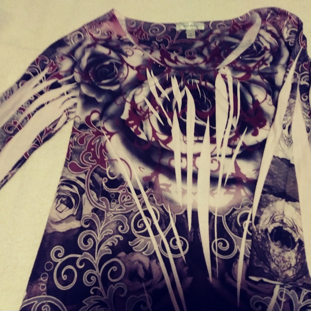 ** Women's shirt